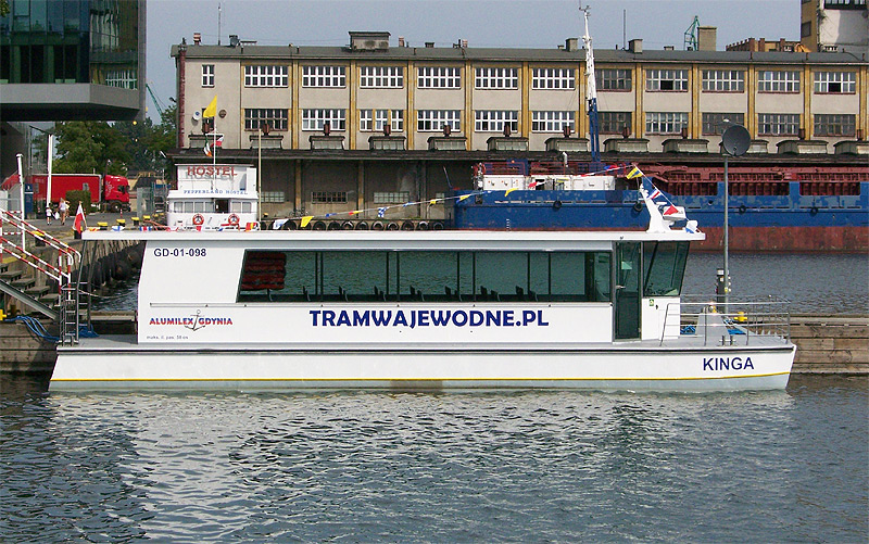 www.zegluga-rzeczna.pl/images/KINGA-Gdynia-6.08.jpg