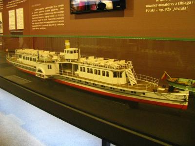 Model bocznokołowego statku pasażerskiego 'FRANCJA'