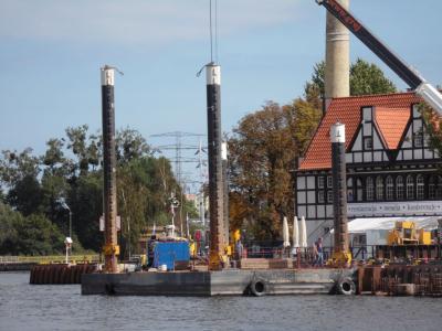 Samopodnośny modułowy ponton APOL