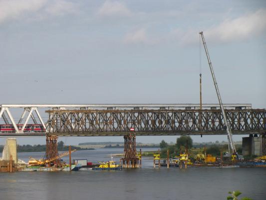 Rozbiórka drugiego przęsła nurtowego ESTB mostu tczewskiego.