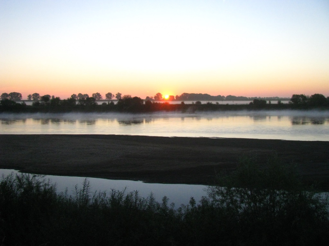 Poranne mgły nad Wisłą.