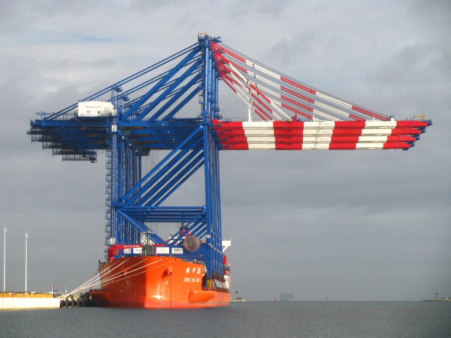 ZHEN HUA 36 - Ciężarowiec /Heavy Load Carrier/