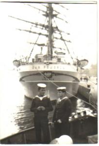 Spotkanie dwóch statków szkolnych