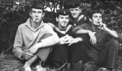 Na wałach koło śluzy Zacisze