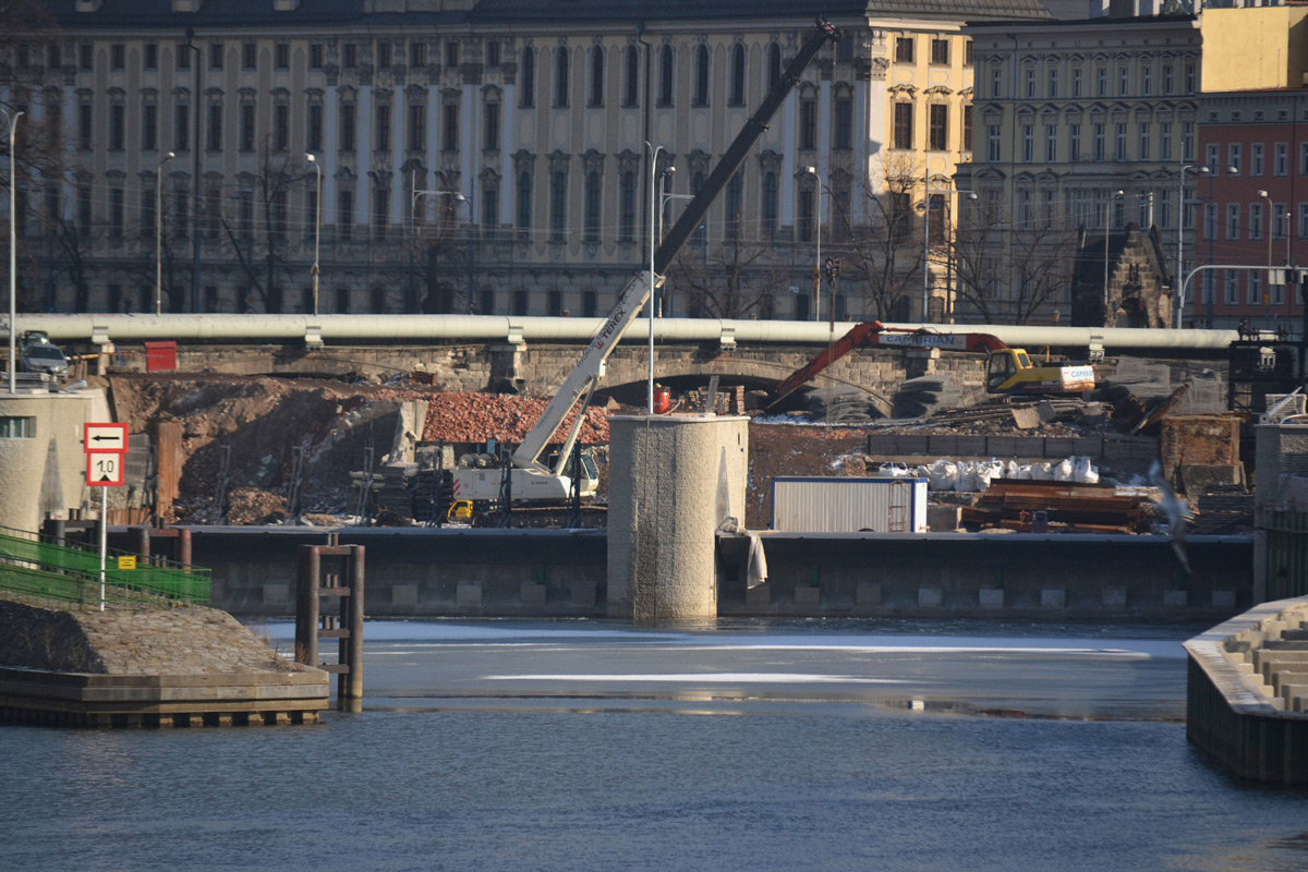 Przerwali prace na jazie Wrocław I. Wykonawca zbankrutował