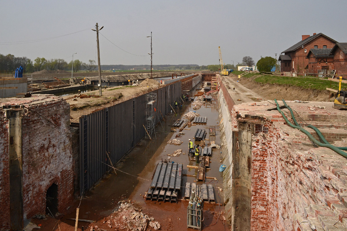 W cieniu wielkich inwestycji