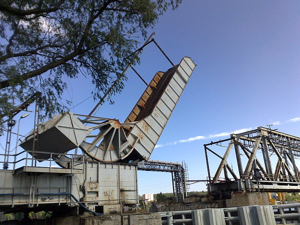 Most w Podjuchach: priorytet dla żeglugi