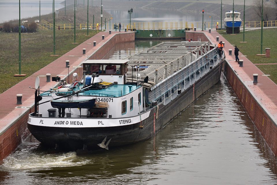 O rozwoju żeglugi śródlądowej z udziałem portów Szczecin-Świnoujście