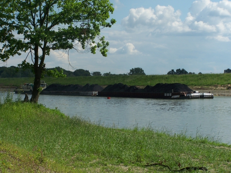 Rzeczny transport węgla wraca na Odrę