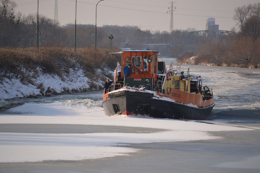 Łamanie lodów czy... zasad?