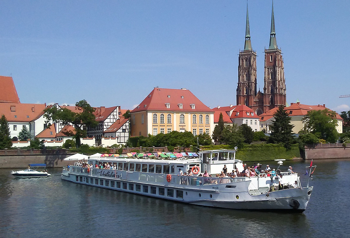 GUS: więcej statków pasażerskich na rzekach i jeziorach, a mniej towarowych