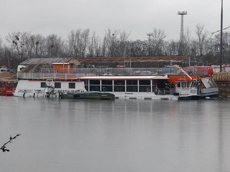 Zatonął statek pasażerski w Kanale Żerańskim