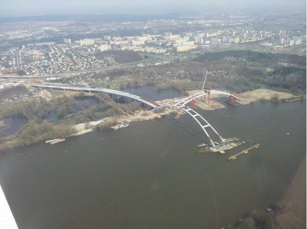 Most w Toruniu rośnie