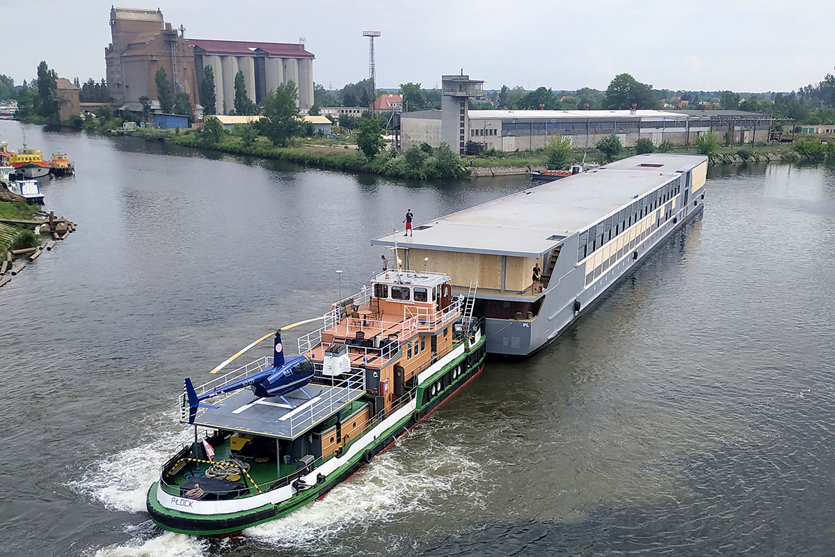 Śródlądowy wycieczkowiec zbudowany w Płocku płynie do Holandii