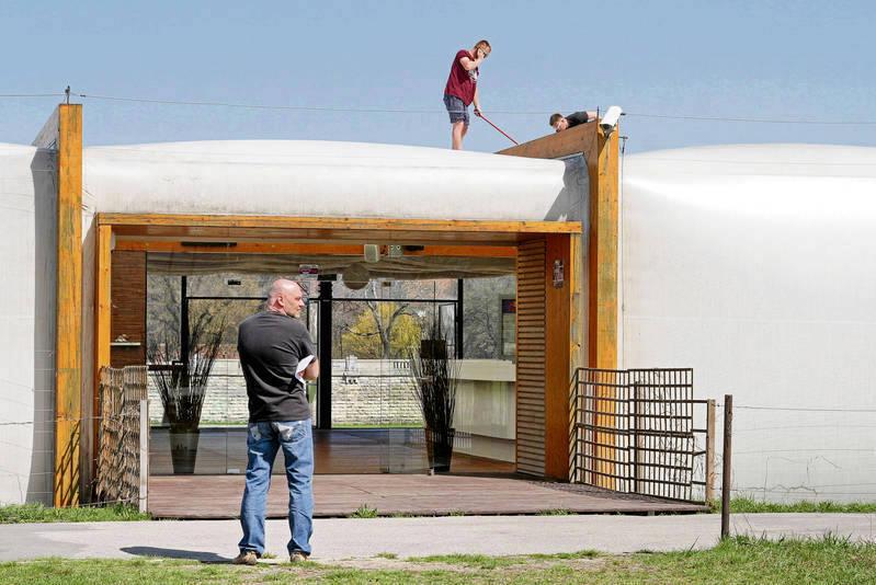 Niepewna przyszłość plaży na bulwarach wiślanych
