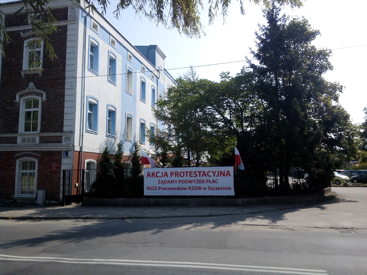 Protest pracowników RZGW Szczecin