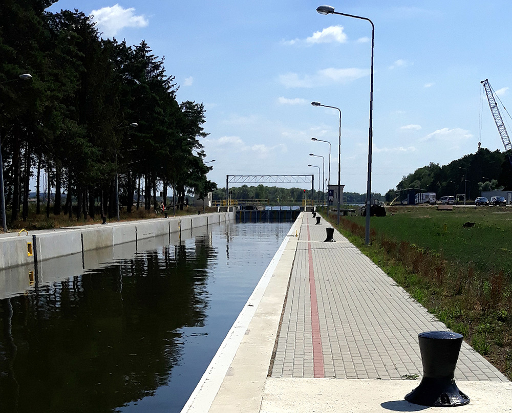 Unowocześniona śluza w Brzegu Dolnym udostępniona do żeglugi