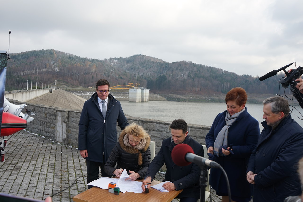 Udostępnienie gruntów nad Jeziorem Mucharskim