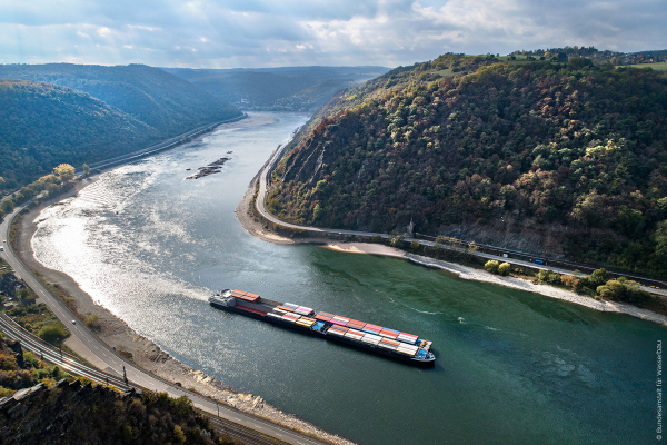 Ponad 182 mln ton towarów przewiezionych niemieckimi rzekami i kanałami w 2022 r.