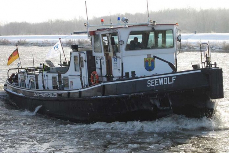 Silny mróz wstrzymał ruch na północno-niemieckich kanałach