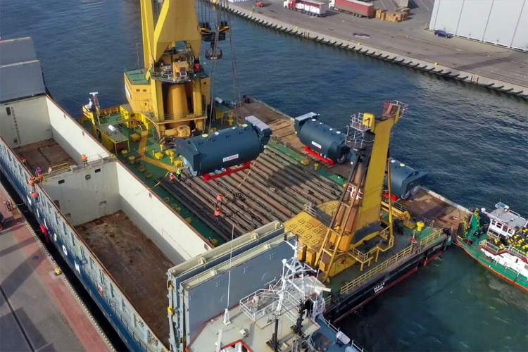 Nowe kotły dotarły do elektrociepłowni Elbląg drogami wodnymi