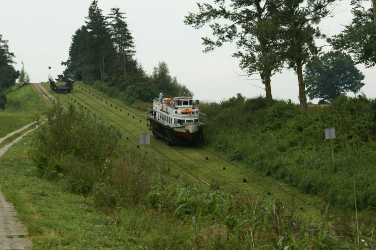 Kanał Elbląski - będą wydłużone rejsy do pochylni Jelenie