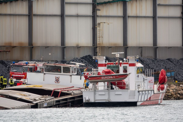 Awaria statku w porcie Kehl