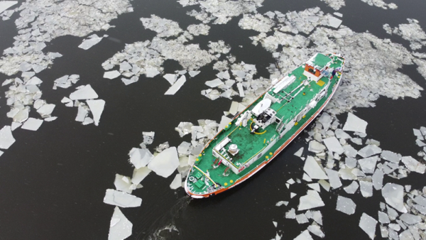 Rozpoczęto akcję lodołamania na Odrze