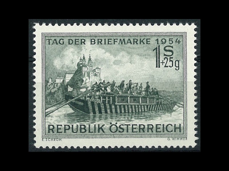 352